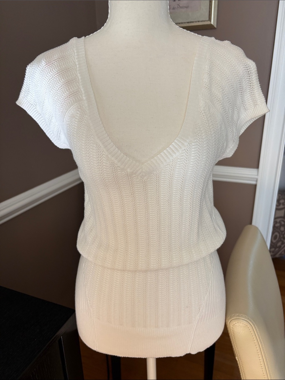 Victoria's Secret Cream Short-Sleeve Knit V-Neck Tunic